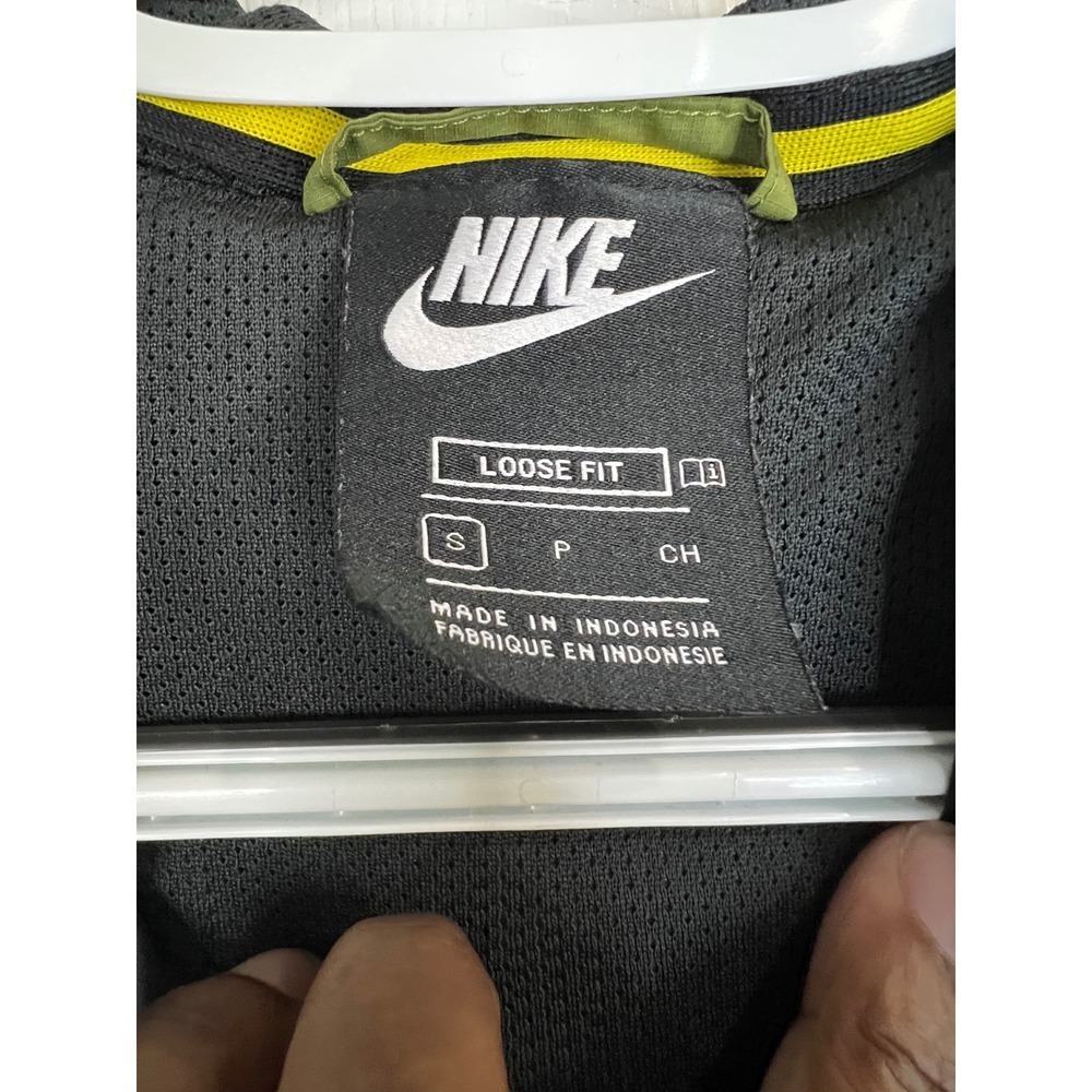 Nike Kids Windrunner Jacket Black/Green/Yellow - Loose Fit - Size  Small - Picture 3 of 7